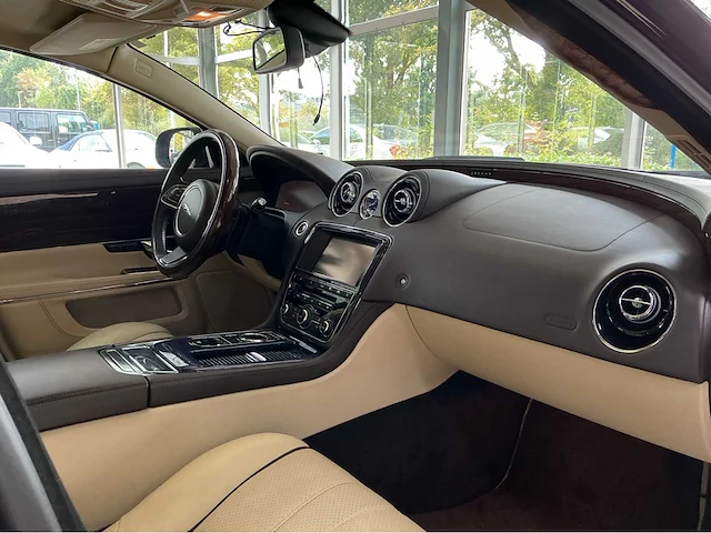 Jaguar xj supersport x351 | 5.0 v8 supercharged | 510 pk | 2010 | youngtimer | 20 inch mataiva wielen | 1200w premium audio | btw auto - afbeelding 21 van  45