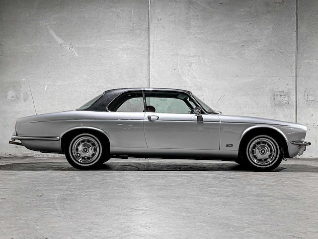 Jaguar xj12 5.3 v12 serie 2 coupe 1976, 39-yd-88 oldtimer - afbeelding 29 van  120