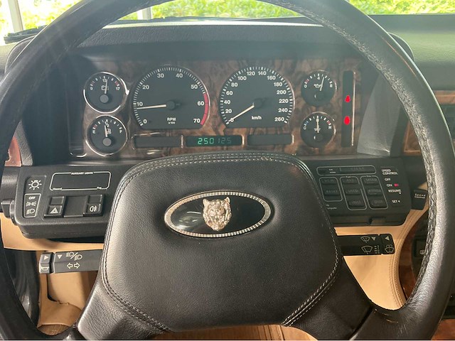 Jaguar xj40 sovereign | 4.0 | 1989 | youngtimer | 226 pk | marge auto - afbeelding 10 van  35
