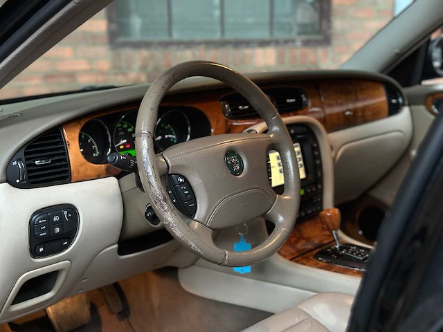 Jaguar xj8 3.5 v8 258pk 2003 youngtimer - afbeelding 19 van  44