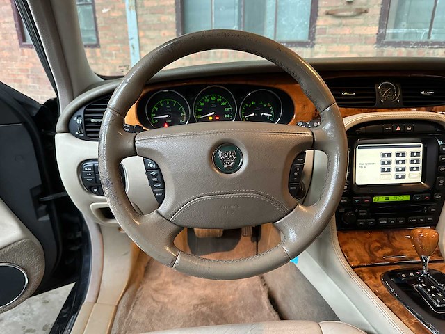 Jaguar xj8 3.5 v8 258pk 2003 youngtimer - afbeelding 20 van  44