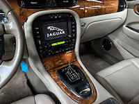 Jaguar xj8 3.5 v8 258pk 2003 youngtimer - afbeelding 24 van  44