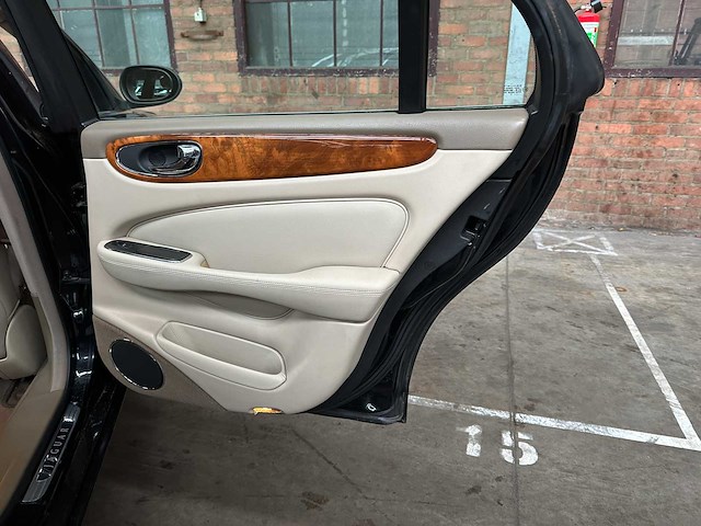 Jaguar xj8 3.5 v8 258pk 2003 youngtimer - afbeelding 30 van  44