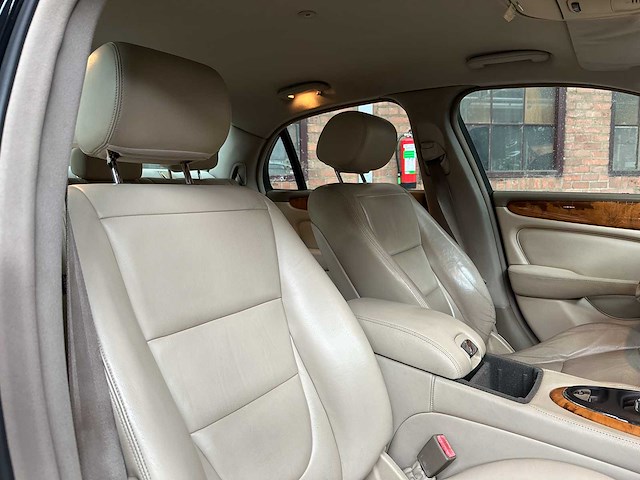 Jaguar xj8 3.5 v8 258pk 2003 youngtimer - afbeelding 37 van  44
