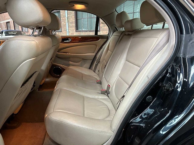Jaguar xj8 3.5 v8 258pk 2003 youngtimer - afbeelding 33 van  44