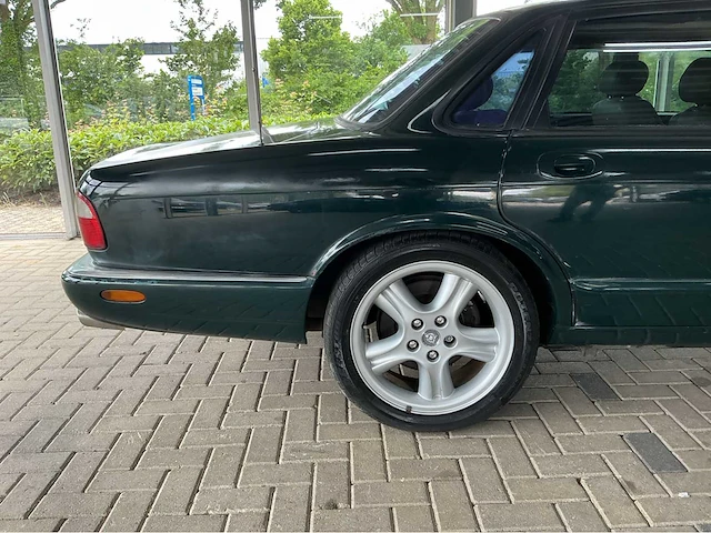 Jaguar xjr x308 | 4.0 v8 supercharged | 1998 | youngtimer | 370 pk | btw auto - afbeelding 20 van  22