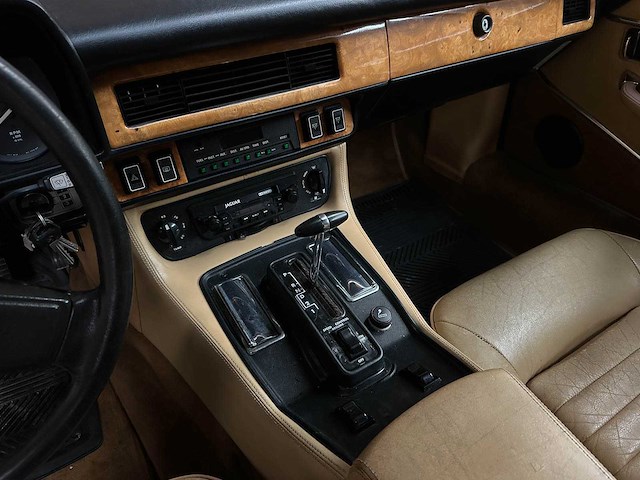 Jaguar xjs 5.3 v12 262pk 1984 - afbeelding 5 van  15