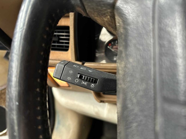 Jaguar xjs convertible 4.0 6-in-lijn 240pk 1996 - afbeelding 13 van  36