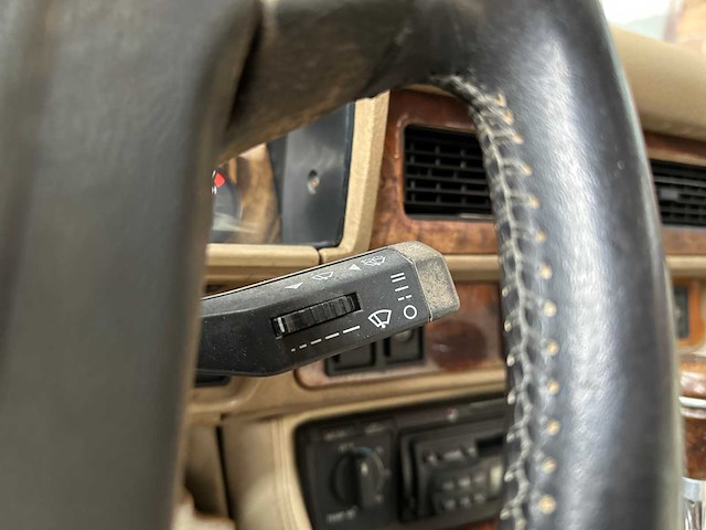 Jaguar xjs convertible 4.0 6-in-lijn 240pk 1996 - afbeelding 13 van  35