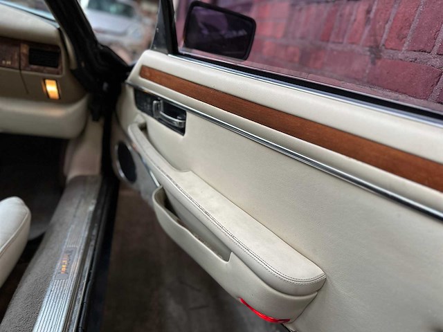 Jaguar xjs convertible 4.0 6-in-lijn 240pk 1996 - afbeelding 26 van  35