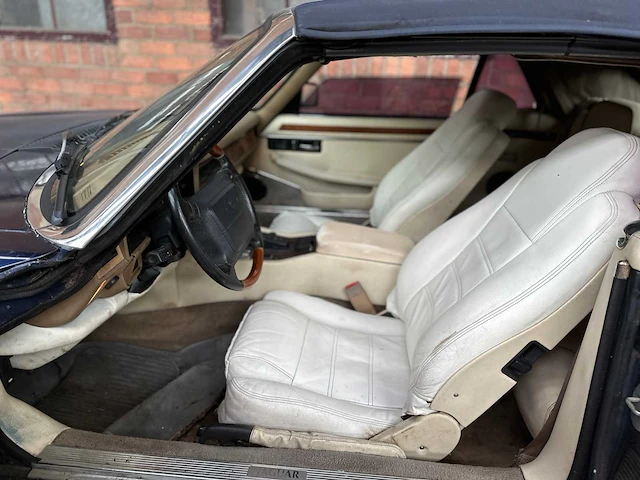 Jaguar xjs convertible 4.0 6-in-lijn 240pk 1996 - afbeelding 13 van  25
