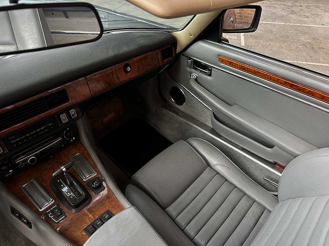 Jaguar xjs convertible 5.3 v12 264pk 1989 - afbeelding 8 van  32