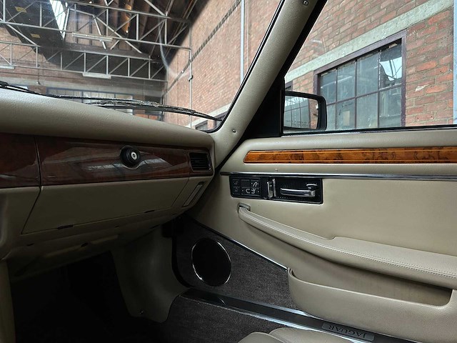 Jaguar xjs convertible 5.3 v12 266pk 1992 - afbeelding 10 van  20