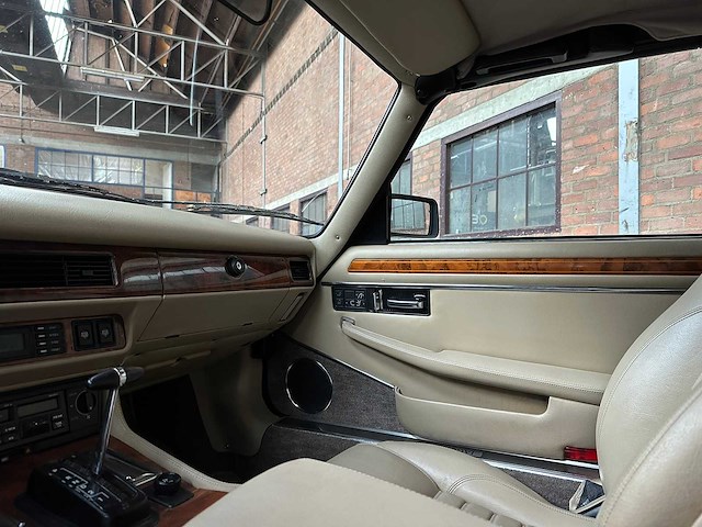Jaguar xjs convertible 5.3 v12 266pk 1992 - afbeelding 9 van  32