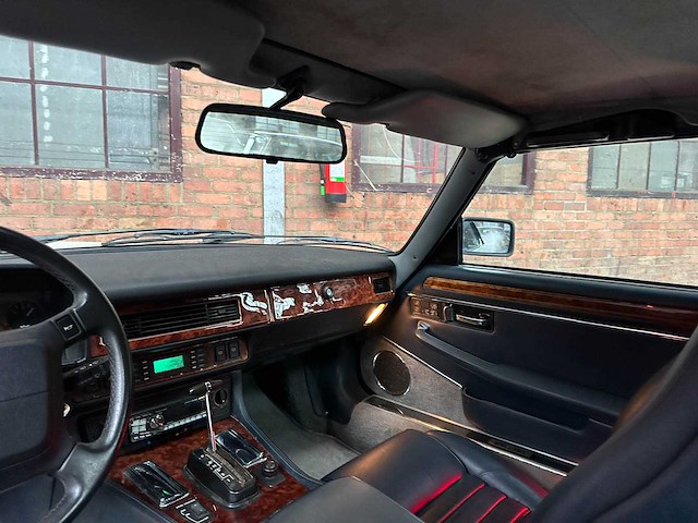 Jaguar xjs convertible 5.3 v12 267pk 1992 - afbeelding 17 van  37