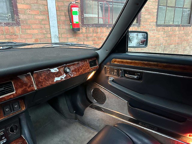 Jaguar xjs convertible 5.3 v12 267pk 1992 - afbeelding 24 van  37