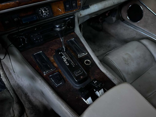 Jaguar xjs convertible l6 4.0 240pk 1995 - afbeelding 21 van  38