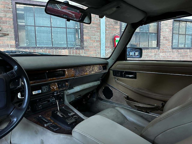 Jaguar xjs convertible l6 4.0 240pk 1995 - afbeelding 17 van  33