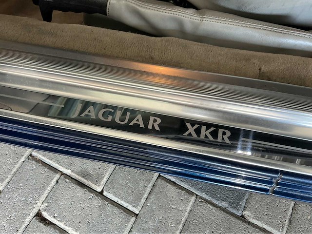 Jaguar xkr cabriolet | 4.0 v8 supercharged | 2002 | youngtimer | 370 pk | btw auto - afbeelding 18 van  30