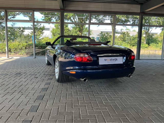 Jaguar xkr cabriolet | 4.0 v8 supercharged | 2002 | youngtimer | 370 pk | btw auto - afbeelding 28 van  30