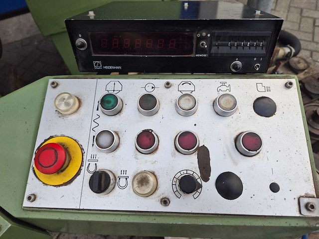 Jakobsen - sj 1032 - vlakslijpmachine met heidenhain digitale uitlezing - afbeelding 12 van  30