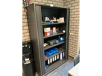 Jaloeziedeurkast met inhoud - afbeelding 2 van  6