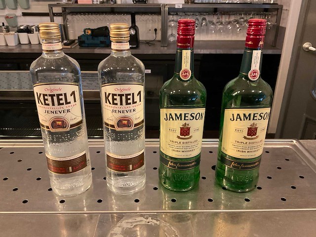 Jameson en ketel 1 whiskey en jenever (4x) - afbeelding 1 van  1
