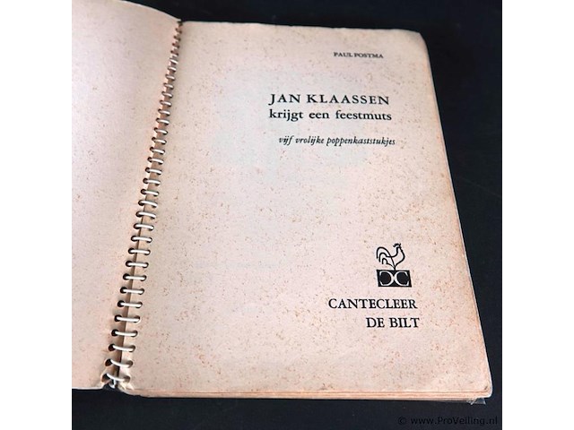 Jan klaassen krijgt een feestmuts - afbeelding 2 van  5