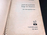 Jan klaassen krijgt een feestmuts - afbeelding 2 van  5