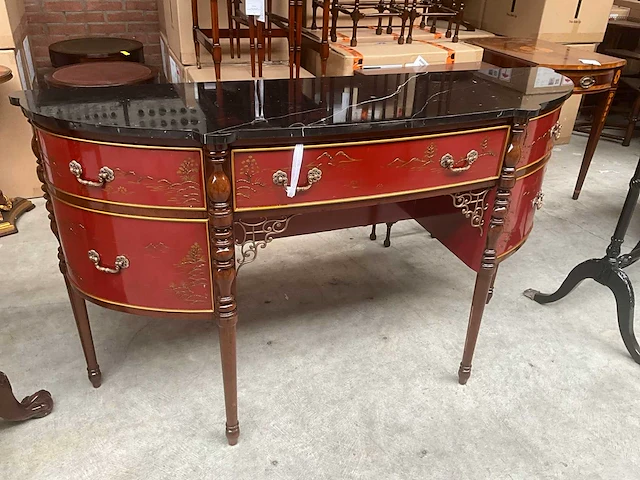 Jansen red chinoiserie side table - afbeelding 1 van  6