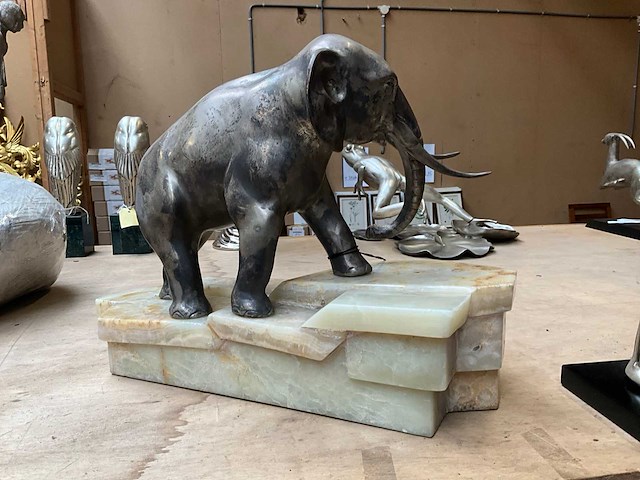 Jansen statue elephant decoratief beeld - afbeelding 2 van  3