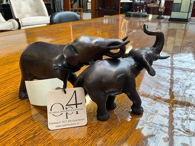 Jansen statue elephants - afbeelding 1 van  2