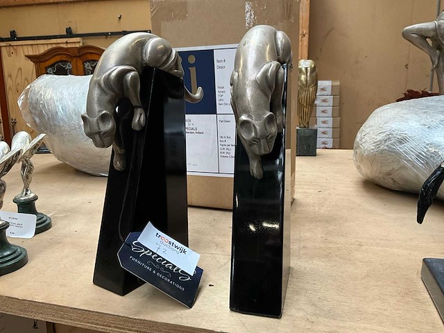 Jansen statue panther beeld (2x) - afbeelding 1 van  3