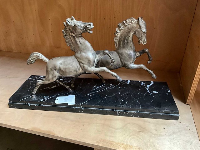 Janssen statue horse decoratief beeld - afbeelding 1 van  3