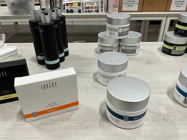 Janzen verzorgingsproducten en accessoires (55x) - afbeelding 5 van  5