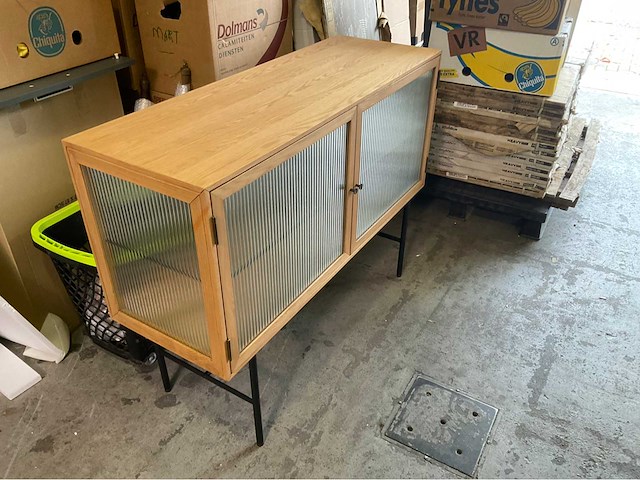 Japandi style dressoir met tempered glas - afbeelding 5 van  5