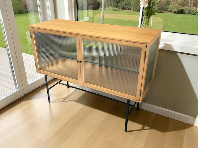 Japandi style dressoir met tempered glas - afbeelding 1 van  5