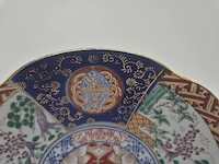 Japanse imari porseleinen sierschotel – handbeschilderd – 20e eeuw – inclusief houten standaard - afbeelding 14 van  15