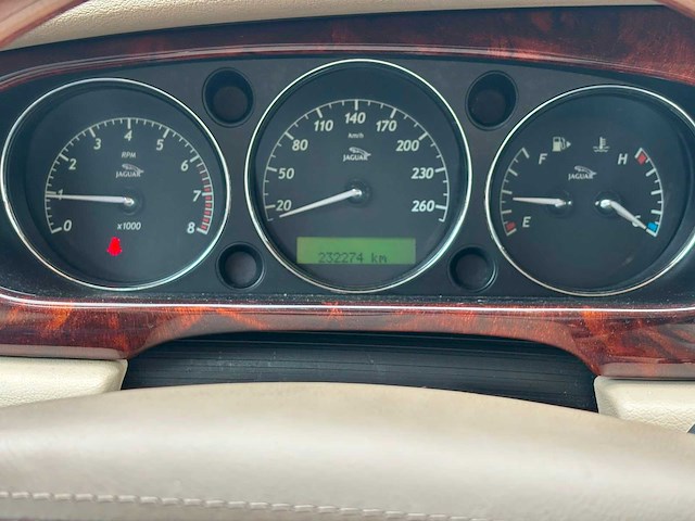 Jaquar - xj - x350 - youngtimer > 15 - afbeelding 6 van  37