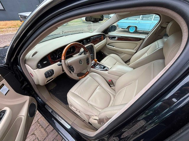 Jaquar - xj - x350 - youngtimer > 15 - afbeelding 7 van  37