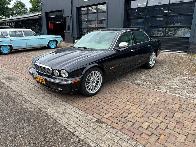 Jaquar - xj - x350 - youngtimer > 15 - afbeelding 1 van  37