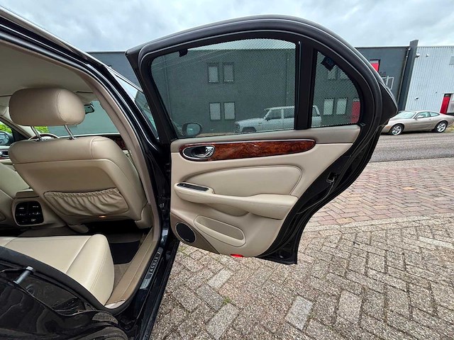 Jaquar - xj - x350 - youngtimer > 15 - afbeelding 15 van  37