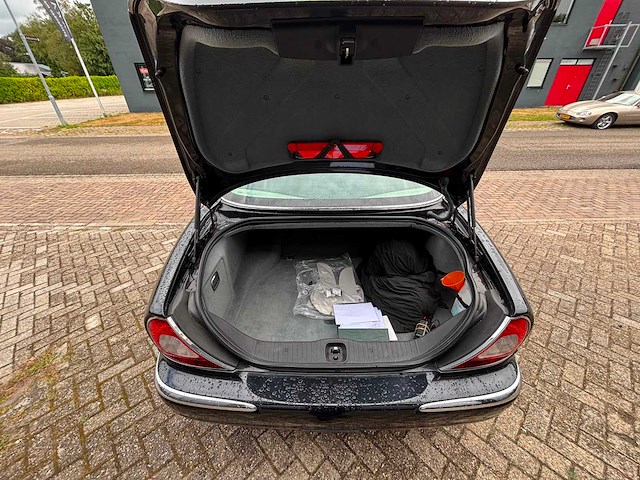 Jaquar - xj - x350 - youngtimer > 15 - afbeelding 16 van  37