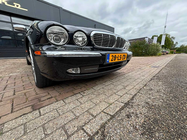 Jaquar - xj - x350 - youngtimer > 15 - afbeelding 2 van  37