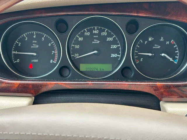 Jaquar - xj - x350 - youngtimer > 15 - afbeelding 6 van  37