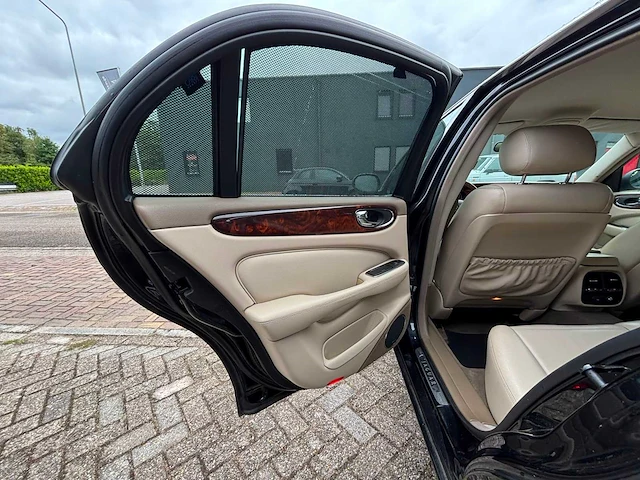Jaquar - xj - x350 - youngtimer > 15 - afbeelding 13 van  37