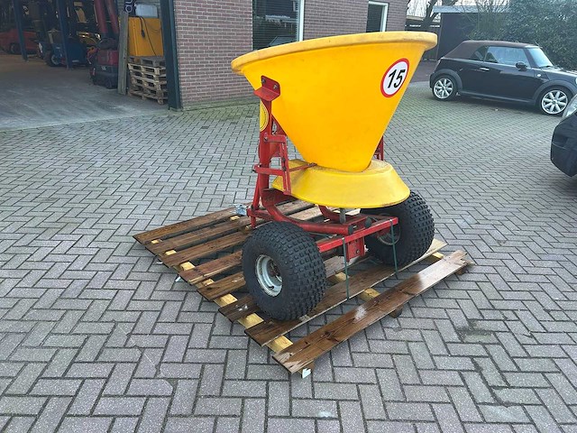 Jar-met - 2023 - kunstmest / zoutstrooier - afbeelding 3 van  5