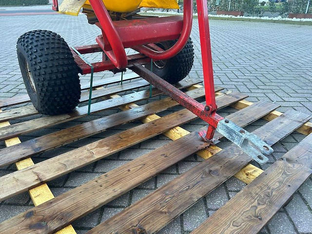 Jar-met - 2023 - kunstmest / zoutstrooier - afbeelding 5 van  5