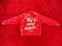 Jas, bankzitters, ziggo dome world tour, rood, gedragen door robbie van de graaf| maat m - afbeelding 2 van  2