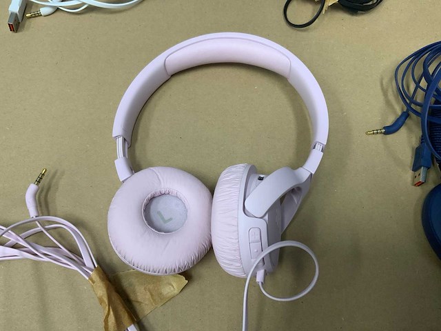 Jbl - koptelefoon, oortjes, speakers, stekkers - afbeelding 3 van  13